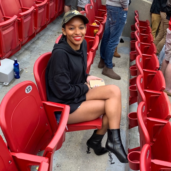 Meet your Posher, Sharnice - Picture 1 of 1